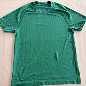 Lululemon Men's Green Athletic Shirt